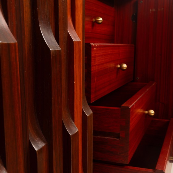 Luciano Frigerio Brutalist Padouk Hout Gaetano Dressoir voor Frigerio di Desio – Brass (photo 17 of 24)