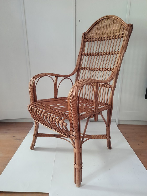 Image 1 of Bellissima poltrona con schienale alto in vimini