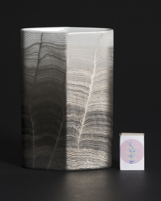 Image 1 of Rare trio de vases en porcelaine "Chiffon" Alain Le Foll × Rosenthal *édition du jubilé*