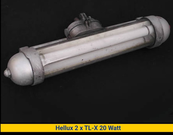 Philips Hellux Aplique Modificado. – Glass, Metal (photo 9 of 11)