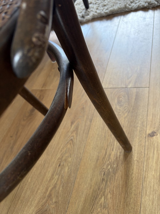 Image 1 of 8 vintage Thonet stijl bistro stoelen Romania webbing zitting