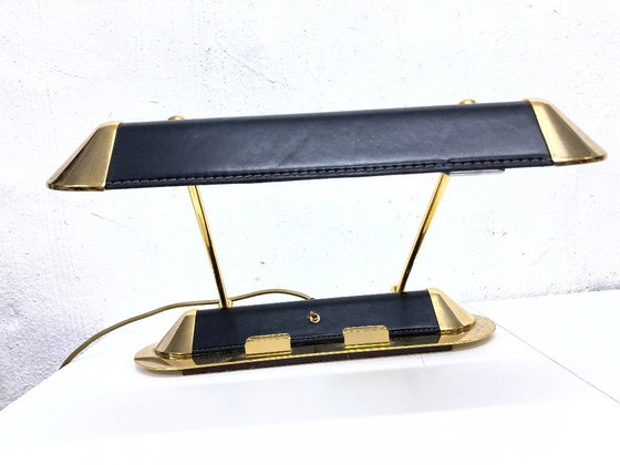 Image 1 of Lampada da tavolo design anni '80 in metallo placcato oro e pelle