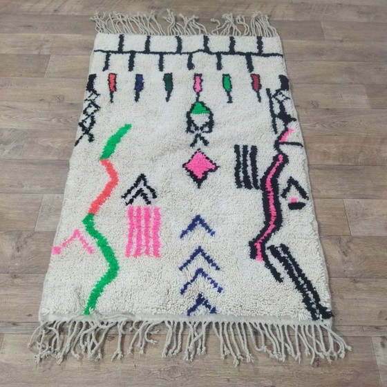 Image 1 of Authentiek Marokkaans Azilal Berber tapijt – Natuurlijke wol – 150 x 100 cm