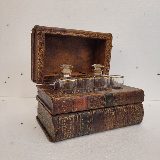 Image 1 of Decanter segreto, vetro tagliato, pelle goffrata, legno, FFS XIX - Francia