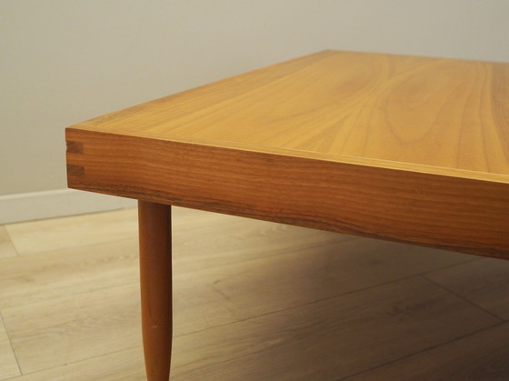 Image 1 of Table basse en acajou, design italien, années 1970, production : Italie