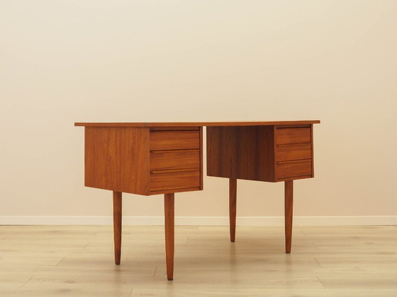 Image 1 of Teakholz-Schreibtisch, dänisches Design, 1970er Jahre, hergestellt in Dänemark