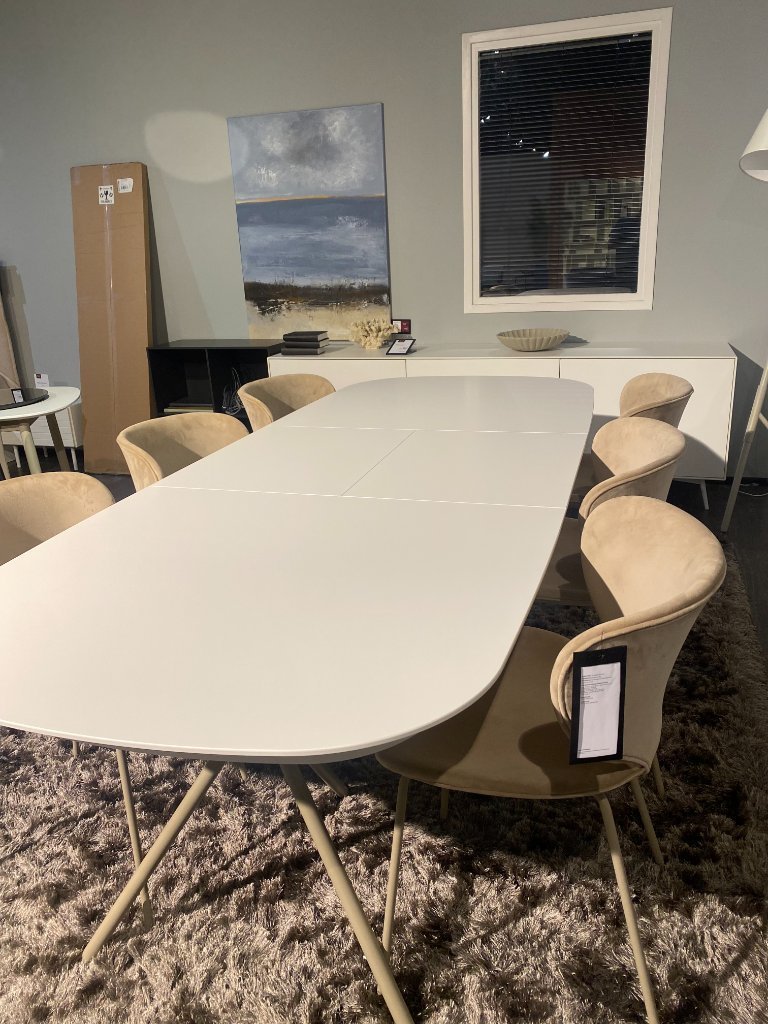 BoConcept - Ottawa Table | €1,749 | Whoppah