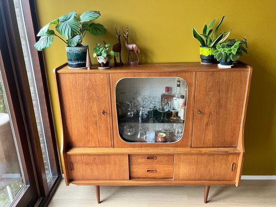 Image 1 of Armoire haute vintage des années 60