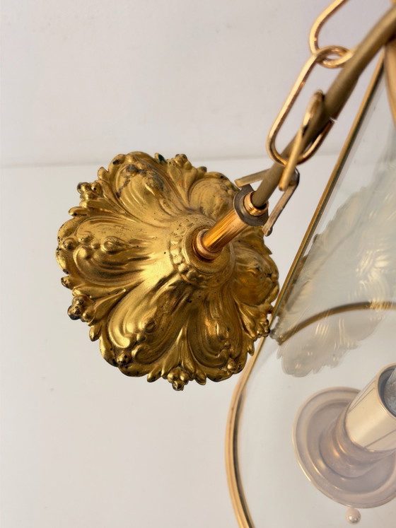 Suspension / lanterne de hall de style Empire en laiton et verre 1970 – Lustres (photo 5 of 6)