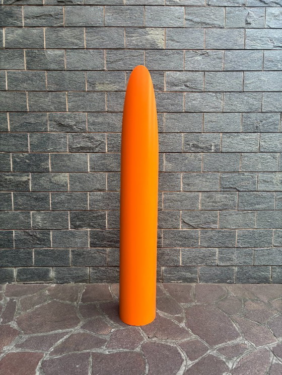 Image 1 of Modèle de miroir à ongles et de rouge à lèvres