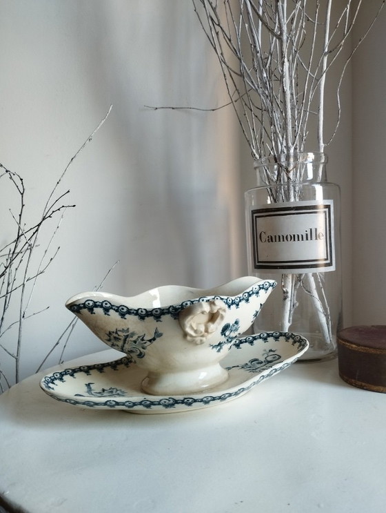 Image 1 of Large sauce boat on a stand, Gien ironstone "Thistles"