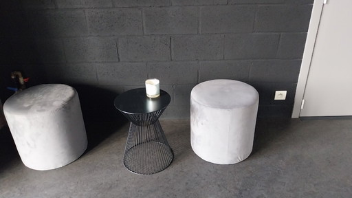 Ottomanen und Beistelltisch