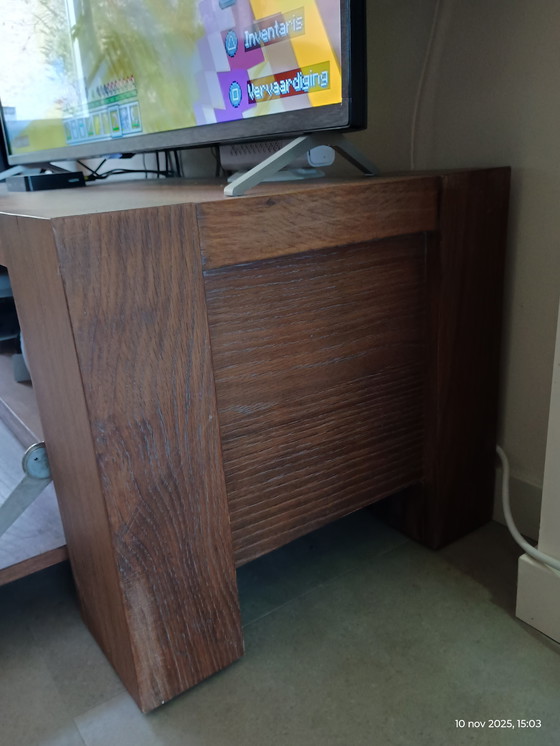 Image 1 of Fernsehschrank mit Klappe