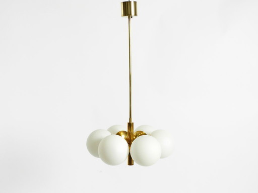 Wunderschöne Messing-Deckenleuchte von Kaiser Leuchten aus den 1960er Jahren mit 6 Opalglasschirmen