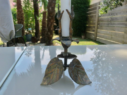 Bronzen kandelaar met bloemenmotief, art nouveau-stijl, Frankrijk, jaren 1930-1940.