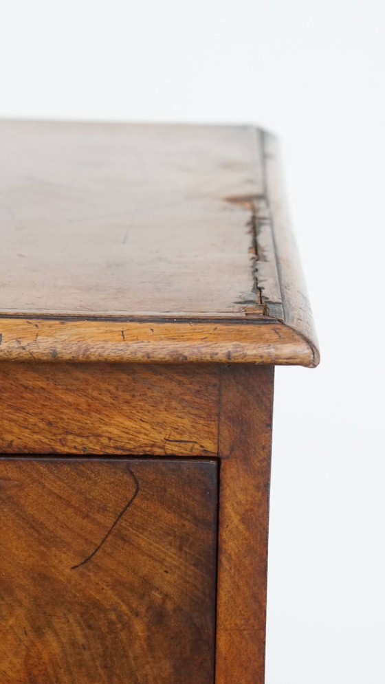 Image 1 of Gran cómoda antigua inglesa doble de principios del siglo XIX con 5 cajones.