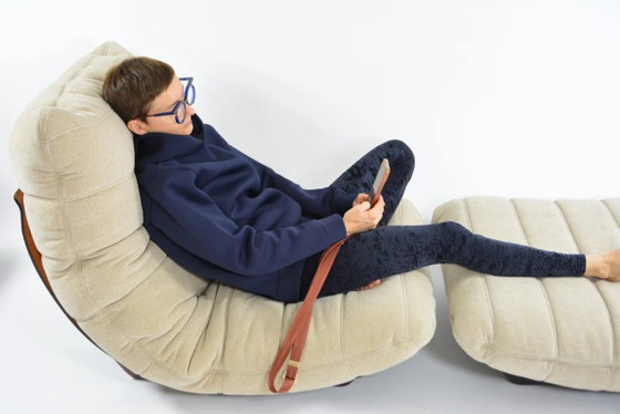 Image 1 of Chauffeuse et son repose pied Marsala Ligne Roset beige clair