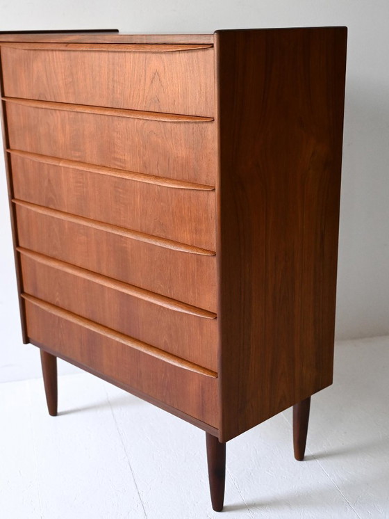 Image 1 of Vintage Scandinavische ladekast met gebeeldhouwde lipgrepen