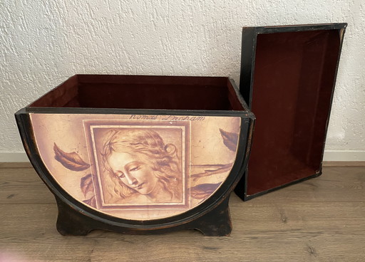 Lussuosa scatola decorativa in legno con ritratto rinascimentale