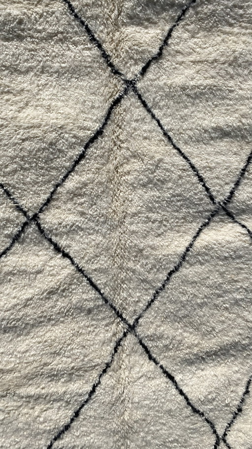Authentiek Beni Ourain Berber Tapijt – 250x150 cm – Handgeknoopt in Atlasgebergte