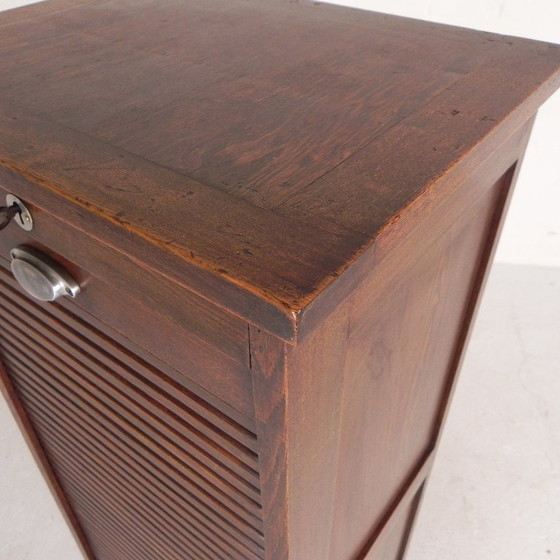 Image 1 of Meuble à volet roulant en chêne avec 1 volet, hauteur 126 cm, années 1930
