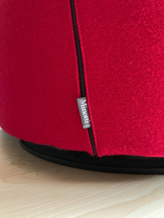 Image 1 of Poltrona Minotti Portofino rivestita in Kvadrat Tonus