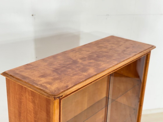 Image 1 of Vintage vitrinekast / dressoir / wandkast / servieskast uit de jaren 60 – in uitstekende staat.