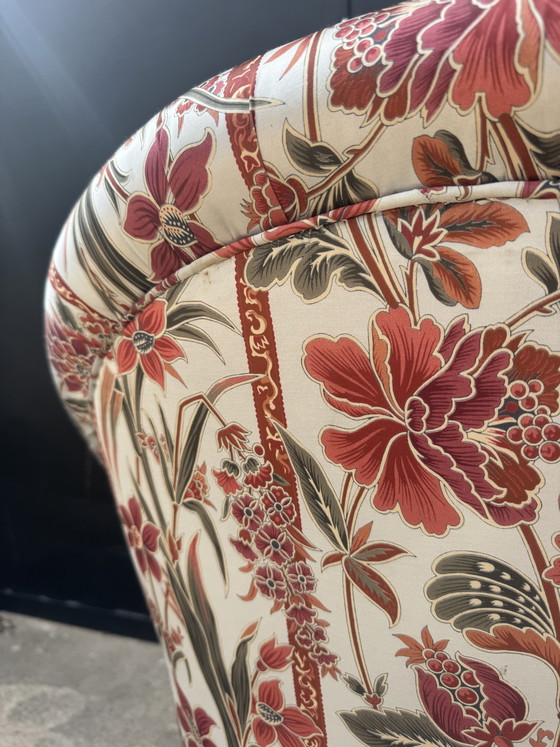 Image 1 of Poltrona antica a forma di fungo in raso floreale