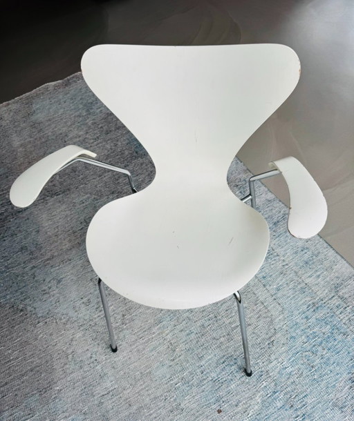 Original Fritz Hansen Butterfly Chair (1983) – Arne Jacobsen – White