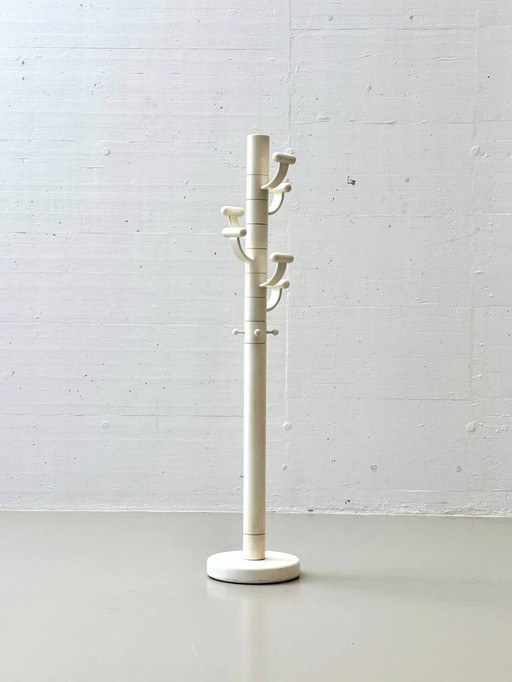 Abbigliamento in stile Memphis firmato Ettore Sottsass, anni '80.