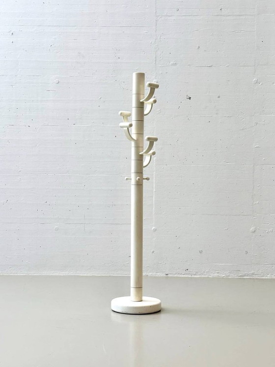 Image 1 of Abbigliamento in stile Memphis firmato Ettore Sottsass, anni '80.