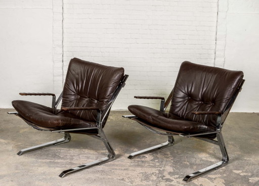 Rare Mid-Century Design 'Pirate' Easy Chair with Armrest by Elsa and Nordahl Solheim for Rykken. Norway, 1973.