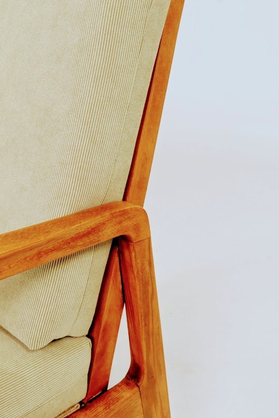 Image 1 of Vintage fauteuil uit het midden van de 20e eeuw met pastel olijfgroen corduroy kussen en houten loungestoel, jaren 80