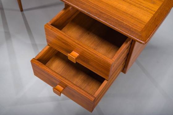Escritorio de teca en forma de L Mid-Century Modern, años 70 – Wood (photo 7 of 18)
