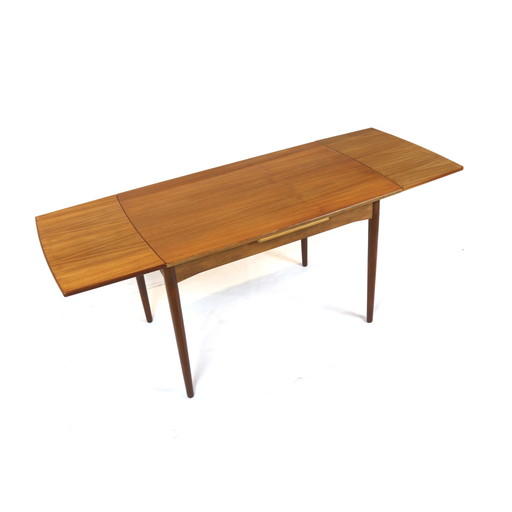 Table de salle à manger extensible vintage fabriquée dans les années 1960