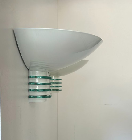 Image 1 of Coppia di applique postmoderniste, metallo bianco e vetro, Francia 1980