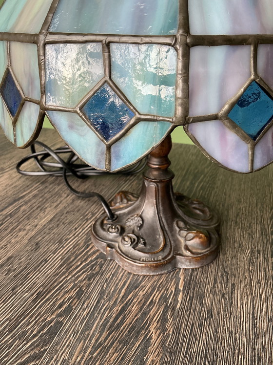 Image 1 of Lámpara antigua estilo Tiffany de 32 cm de altura.
