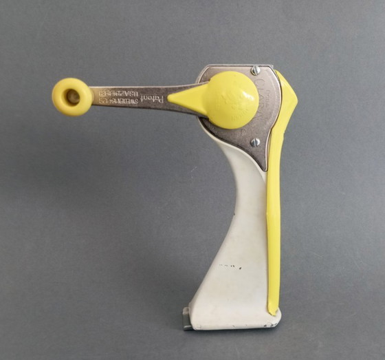 Image 1 of Siguard Bernadotte 2x 'Red Clara' apriscatole industriale Nils Johan 1970 Svezia