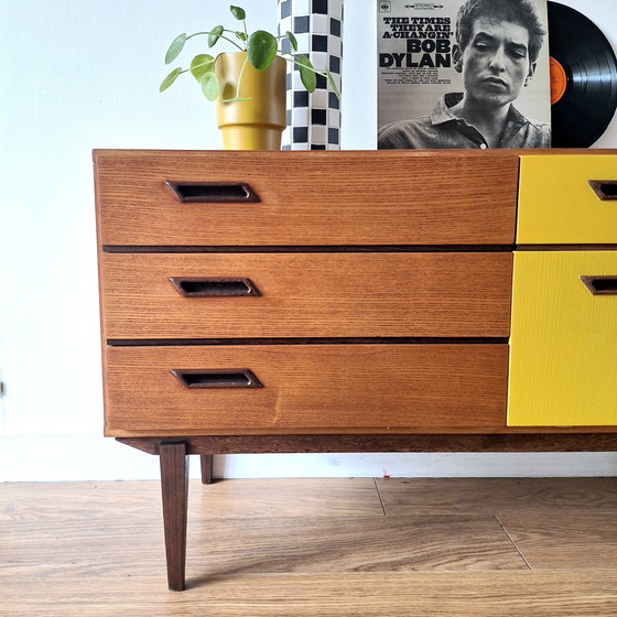 Image 1 of piccola credenza vintage