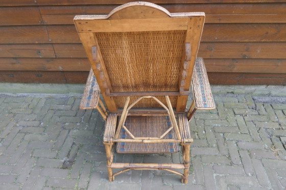 Image 1 of prachtige antieke Franse lounge ligstoel, gemaakt van rotan en bamboe