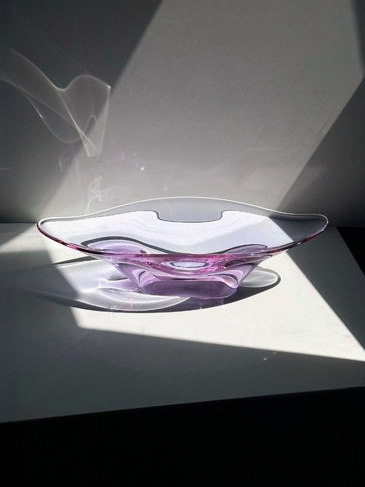 Vintage Bowl Alexandrite Neodymium Glass Pink Lilac Skrdlovice CZ Bohemia Mid - Century 1950s 60s Zelezny Brod ZBS