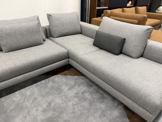 Image 1 of Divano angolare Aikon Lounge 24 in tessuto Mellow, disponibile in magazzino