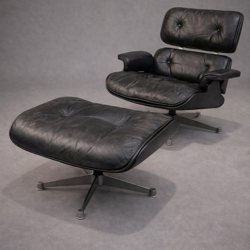 lounge chair e ottoman, Charles and Ray Eames, scocca e pelle nera, prod. Icf ,fine anni '70