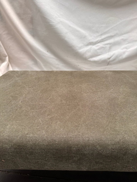 Image 1 of Vast gestoffeerde pouf