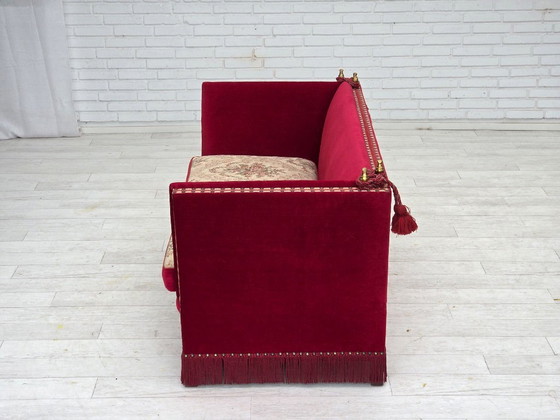 Image 1 of Divano danese "spagnolo" degli anni '70, rivestimento in velluto, gambe in legno di frassino.
