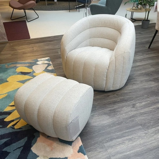 Poltrona Pode Balini con pouf
