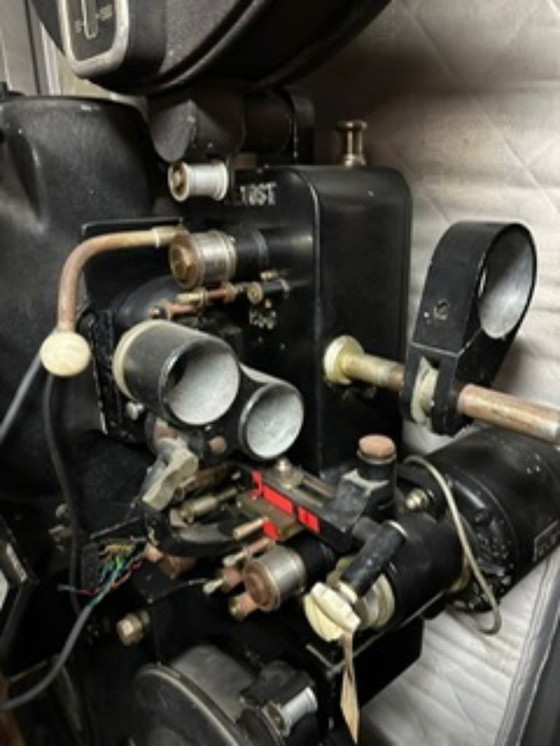 Image 1 of Bellissimo proiettore Prevost Milano vintage da 35 mm come pezzo decorativo