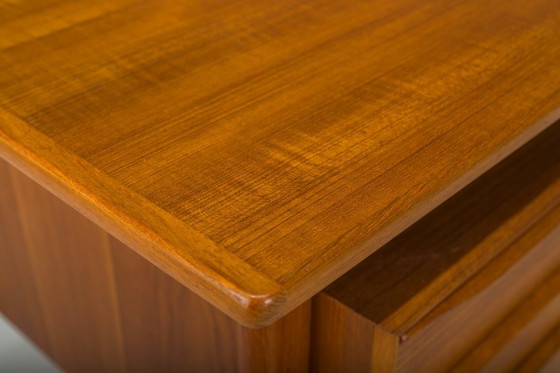 Image 1 of Dänischer Teakholz-Schreibtisch von Peter Lovig Nielsen für Hedensted Mobelfabrik, 1964