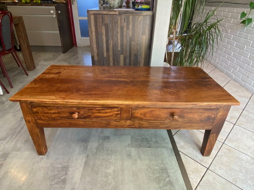 Rustic farmhouse coffee table in solid wood with 2 drawers, circa 1930
