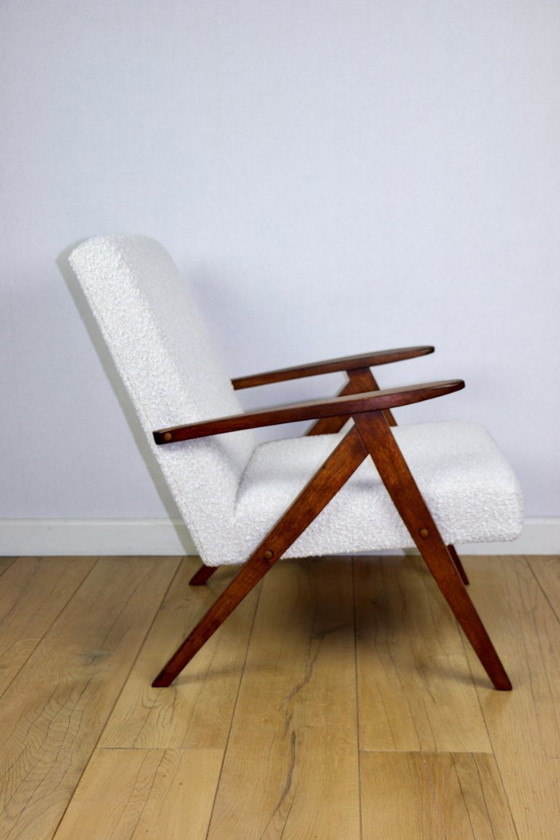 Image 1 of Vintage fauteuil B-310 VAR wit bouclé structuur jaren 70 - bruin hout